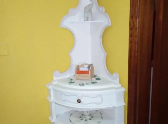 Alojamento de Acomodação e Pequeno-almoço Mary Beb